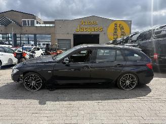 Vaurioauto  passenger cars BMW 3-serie TOURING 2013/4