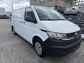 Schadeauto Volkswagen Transporter ENGINE OUT 2024/3