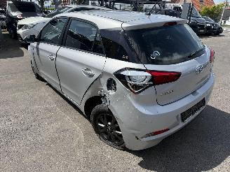 Hyundai I-20 1.2I PLAY picture 10
