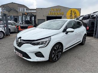 Unfallwagen Renault Clio PAS POUR LA FRANCE 2021/12