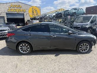 Voiture accidenté Hyundai I-40 1.7 CRDI STYLE 2014/10