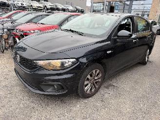 Unfallwagen Fiat Tipo 1.4I POP 2020/12