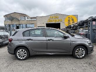 damaged passenger cars Fiat Tipo 1.4 POP 2018/8