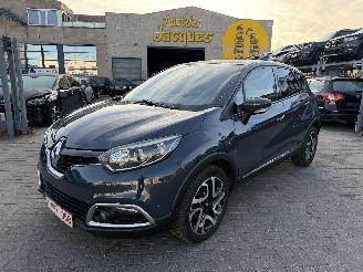 Voiture accidenté Renault Captur ZEN TCE 90 2014/9