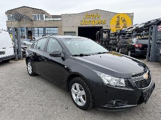 uszkodzony samochody osobowe Chevrolet Cruze LS + 2011/3