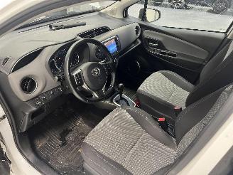 Toyota Yaris HYBRIDE picture 12