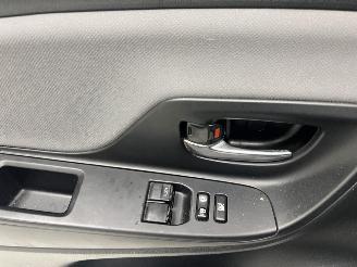 Toyota Yaris HYBRIDE picture 11