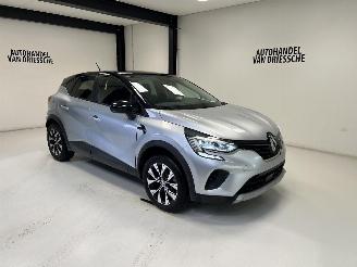 Vaurioauto  passenger cars Renault Captur AUTOMAAT 2022/1