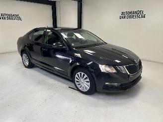 damaged passenger cars Skoda Octavia DSG 2019/2