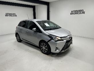 Toyota Yaris HYBRIDE picture 1