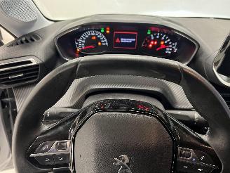 Peugeot 208  picture 14