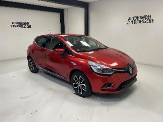 Schadeauto Renault Clio INTENS 2018/11