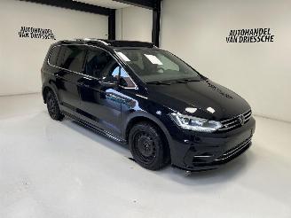 Damaged car Volkswagen Touran R-LINE /DSG/PANO 2021/11