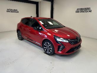 skadebil auto Renault Clio TECHNO 2025/4