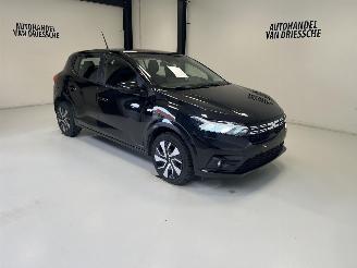 krockskadad bil auto Dacia Sandero  2025/4