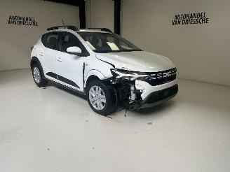 krockskadad bil auto Dacia Sandero STEPWAY 2024/4