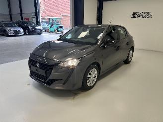 Peugeot 208  picture 9