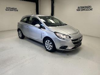 krockskadad bil auto Opel Corsa AUTOMAAT 2016/12
