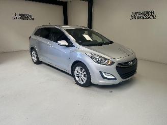 krockskadad bil auto Hyundai I-30  2014/2