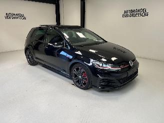 Schadeauto Volkswagen Golf GTI 2019/3