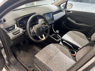 Renault Clio  picture 11