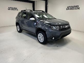 krockskadad bil auto Dacia Duster  2024/3