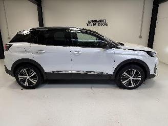 uszkodzony samochody osobowe Peugeot 3008 ALLURE 2021/3