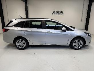 Schadeauto Opel Astra AUTOMAAT 2021/2
