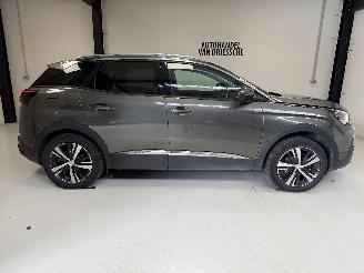 Schadeauto Peugeot 3008 ALLURE 2018/10