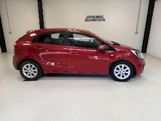 uszkodzony samochody osobowe Kia Rio  2015/1