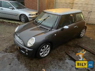 Uttjänta bilar auto Mini Cooper R50 2006/11