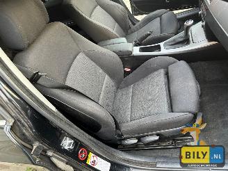 BMW 3-serie E90 325IX N52B25 Black- sapphire metallic picture 12