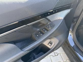 BMW 5-serie 530 e xDrive M Sport Pano HUD Plugin Hybrid picture 18