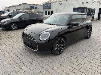 krockskadad bil auto Mini Cooper S 2025/9