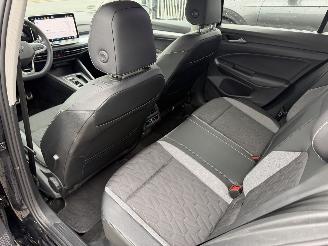 Volkswagen Golf 1.5 eTSI 110kw Energy picture 10