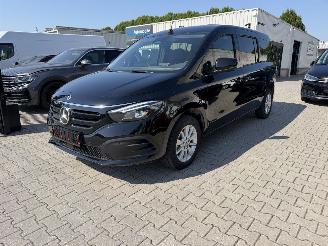 Auto incidentate Mercedes 456 Nieuw model EQT 200 lang XL 2025/6