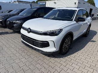 uszkodzony samochody osobowe Volkswagen Tiguan 1.5 eTSI Goal 2025/9