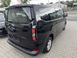 Ford Tourneo Custom L2 9-persoons picture 4