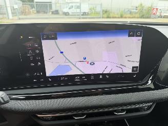 Audi A6 avant 2.0 TDI 150kw / Hybride/Quattro/ Panorama/ Nieuw model picture 16