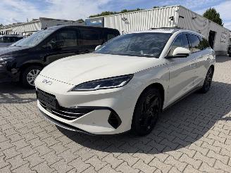 krockskadad bil auto BYD SEAL 6 Touring 1.5 phev dm-i 156 kw comfort lite plug-inn 2026/5