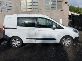 Unfall Kfz Van Ford Courier 1.5 TDCI 2015/2