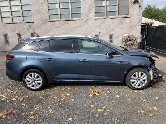 krockskadad bil auto Renault Mégane IV GRANDTOUR 2023/1