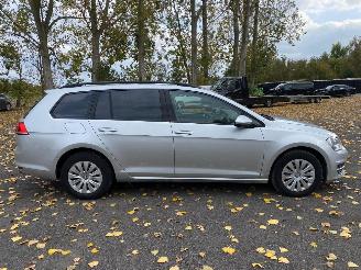 uszkodzony samochody osobowe Volkswagen Golf VARIANT TRENDLI 2016/1