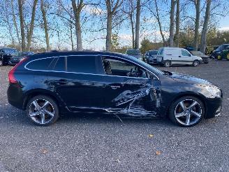 damaged passenger cars Volvo V-60 V 60 R-DESIGN 2012/9