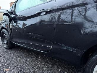 Ford Ka TITANIUM picture 9