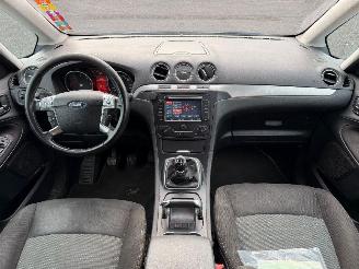 Ford Galaxy GHIA picture 26