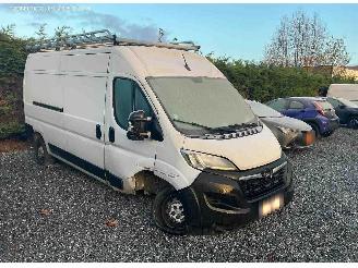 skadebil bedrijf Opel Movano 2.2 HDI 2023/8