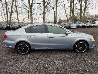 krockskadad bil auto Volkswagen Passat HIGHLINE 2011/3