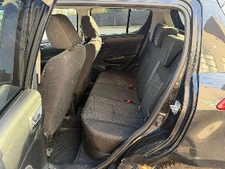 Suzuki Swift AVANTAGE picture 18