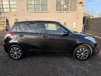 krockskadad bil auto Suzuki Swift AVANTAGE 2015/2